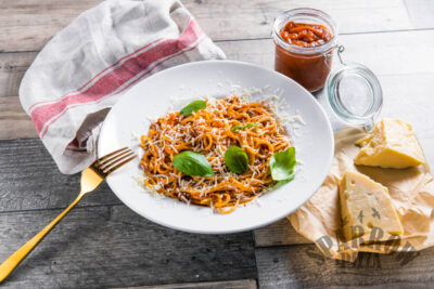 Sparrow pizza spaghetti bolognese